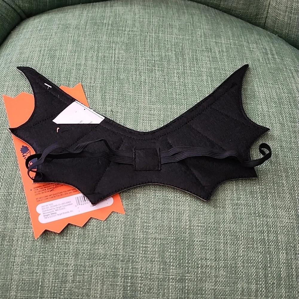 Boots & Barkley Glittery Black Pet Cat Wings